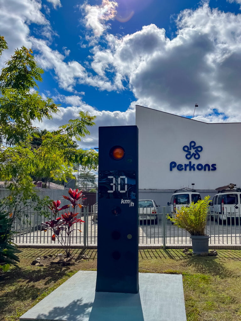 Perkons 32 anos